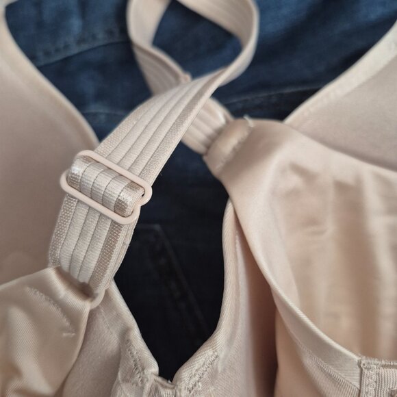 BALI | 42C Seamless Nude Bra Underwire wide band adjustable wide straps - Picture 6 of 7